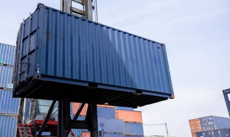 Exploring the Versatility of 10ft Shipping Containers